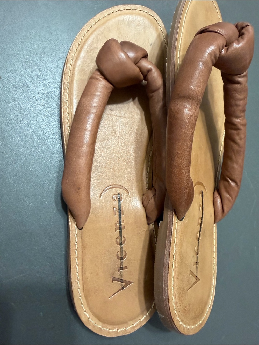 VICENZA
Alexia Puffy Flip-flop Sandals In
Beige - Picture 4 of 5